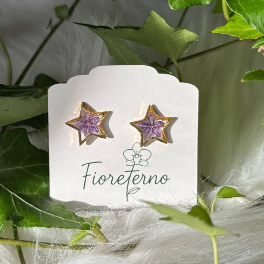 Orecchini a lobo oro in acciaio inossidabile con fiore di Campo viola