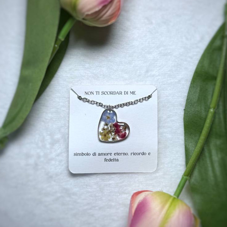 Collana con Non ti Scordar di Me in resina con montatura in acciaio inossidabile
