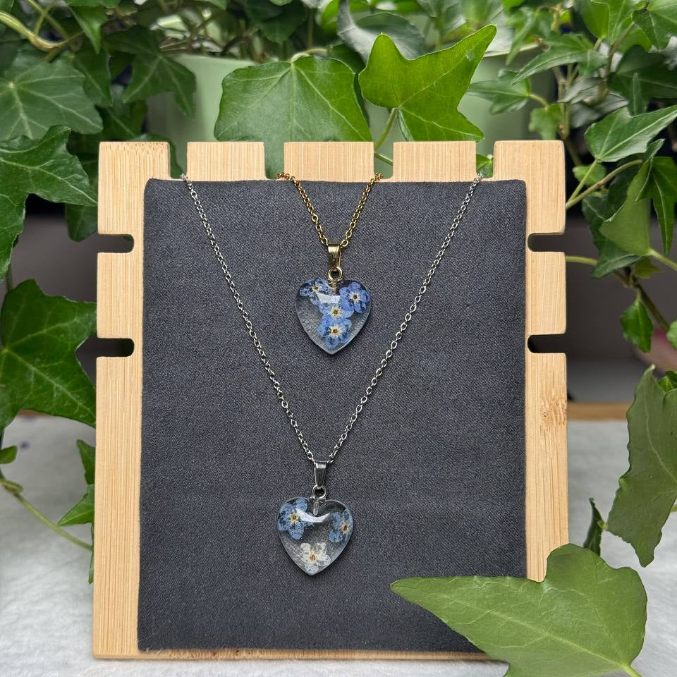 Collana in acciaio inossidabile e ciondolo a cuore con fiore Non ti Scordar di Me